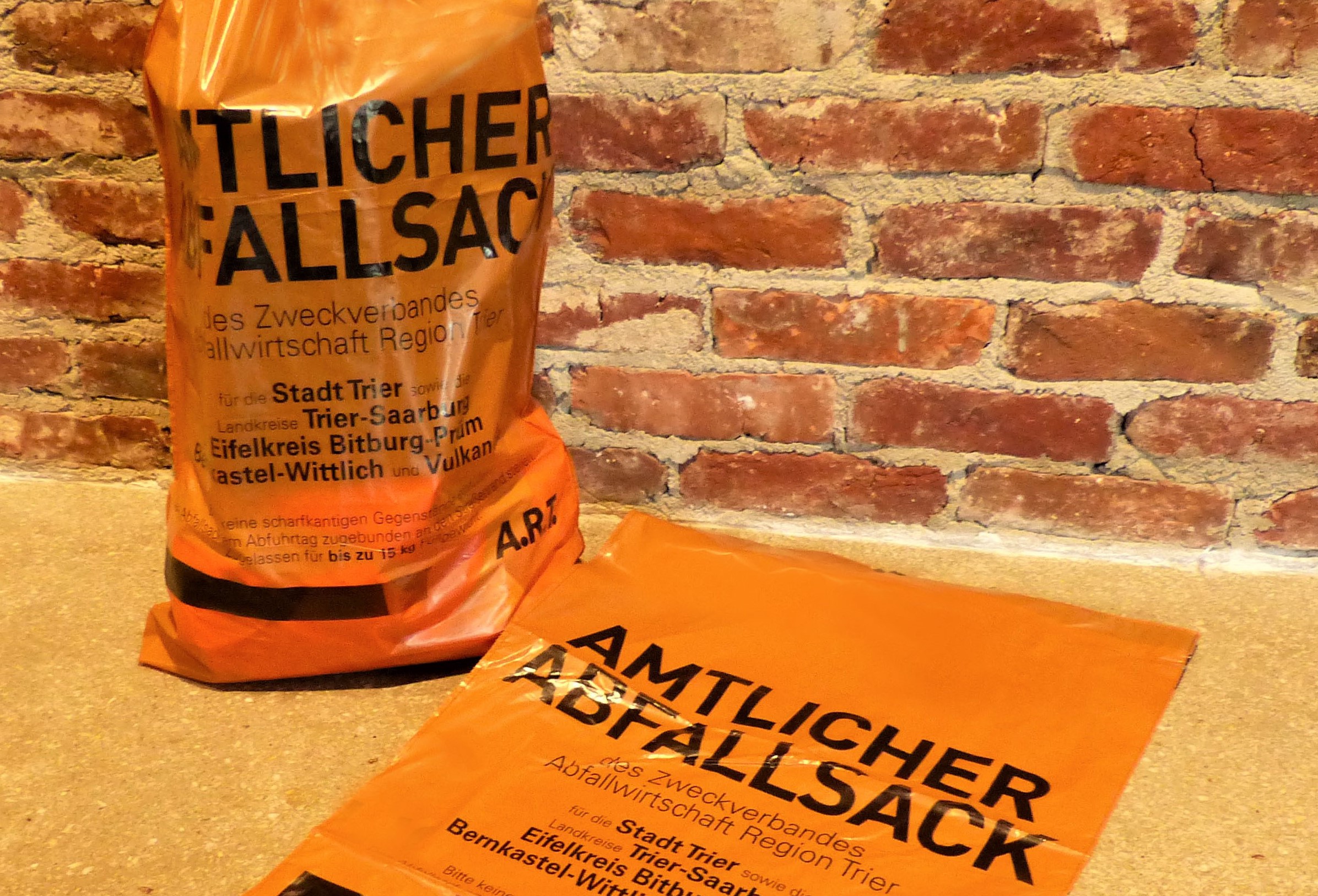 Foto: Amtliche Abfallsäcke für Restabfall (70 Liter)
