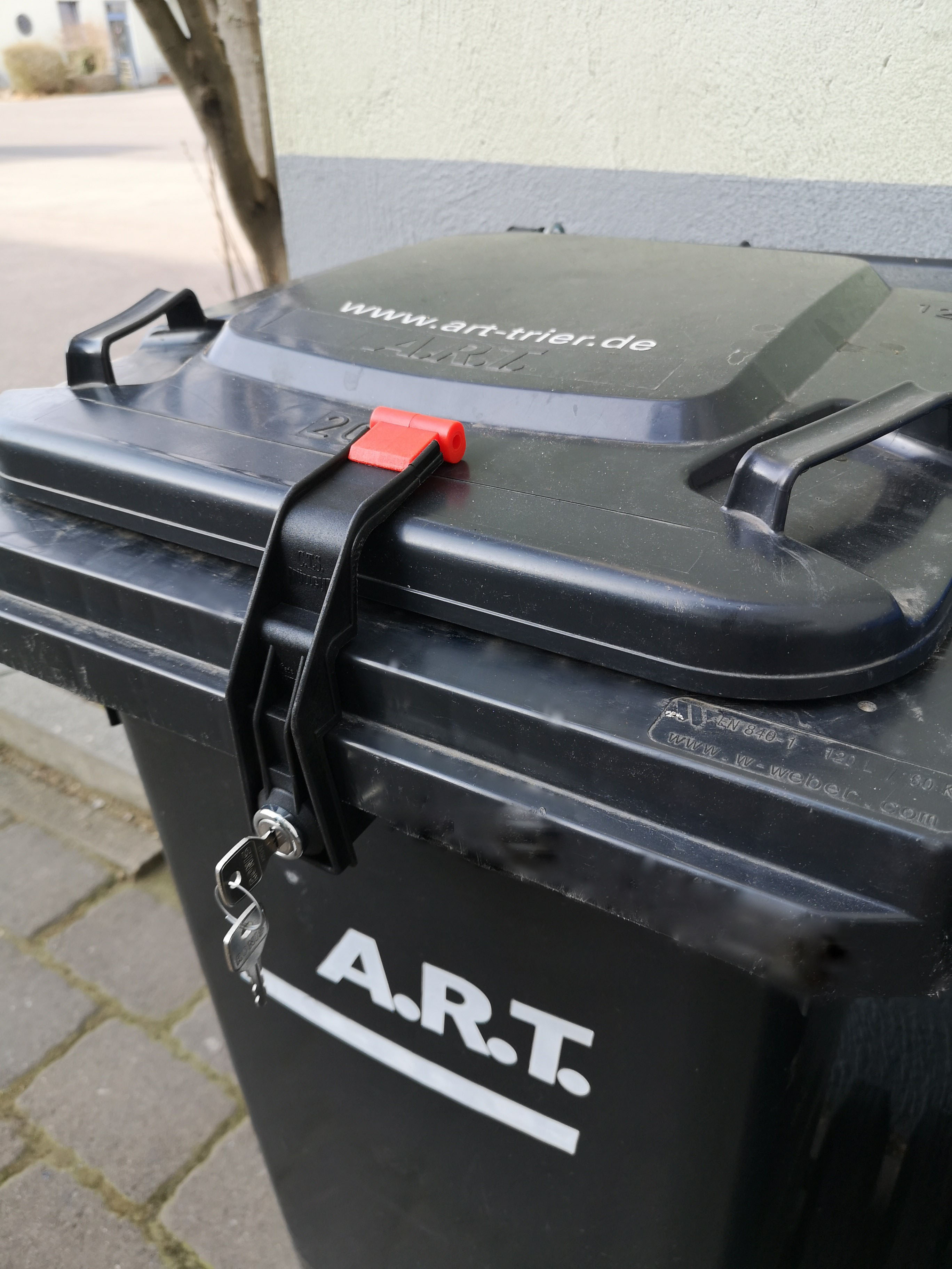 Foto: Clipschloss für Abfallbehälter bis 240 Liter